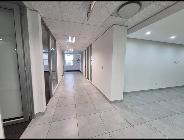 160M² OFFICE TO LET IN SANDTON CENTRAL
